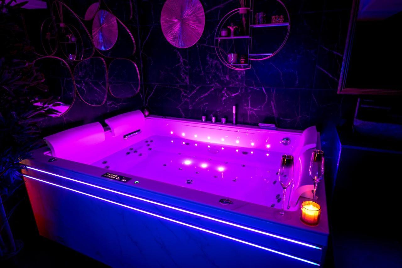 Love Room “La Nuit De Reve” Centre Historique Перпинян Екстериор снимка